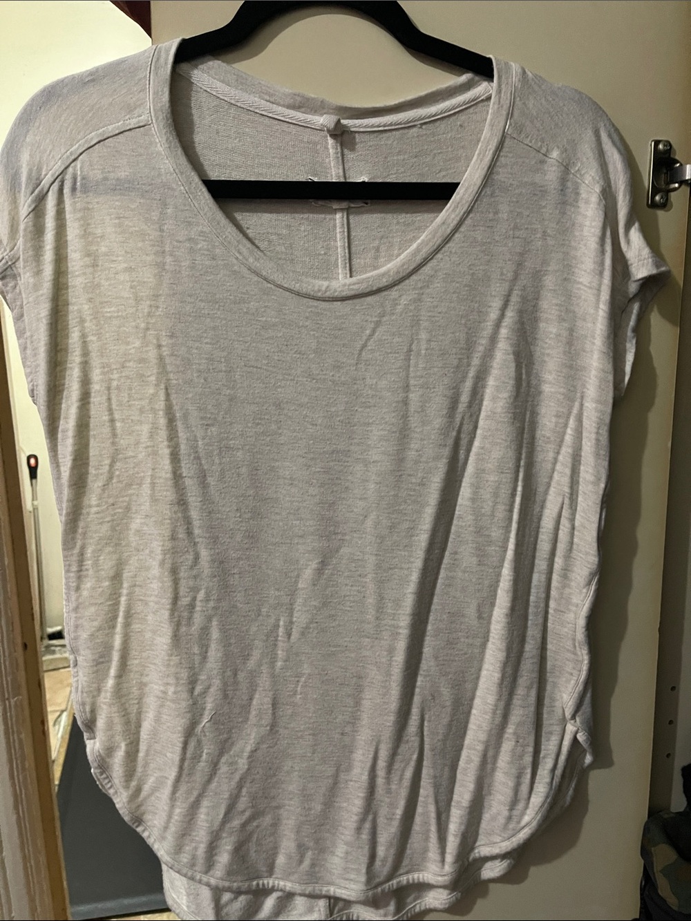 Women's Light Gray Scoop Neck Short Sleeve Tee